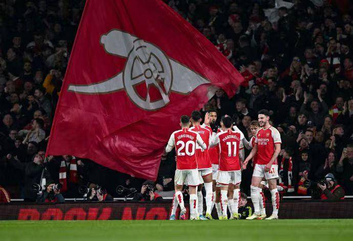 阿森纳，对阵，巴黎圣曼，欧冠半决赛打响：残阵枪手对抗法甲霸主，胜负难料！