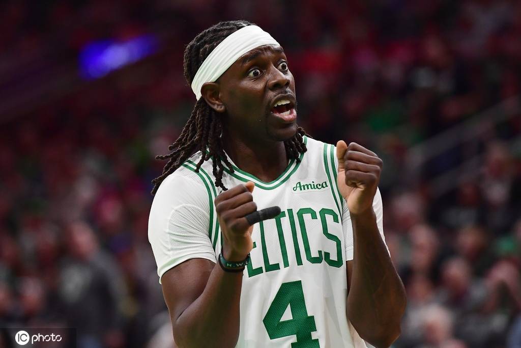 梅开二度！霍勒迪荣膺本赛季社会正义冠军奖